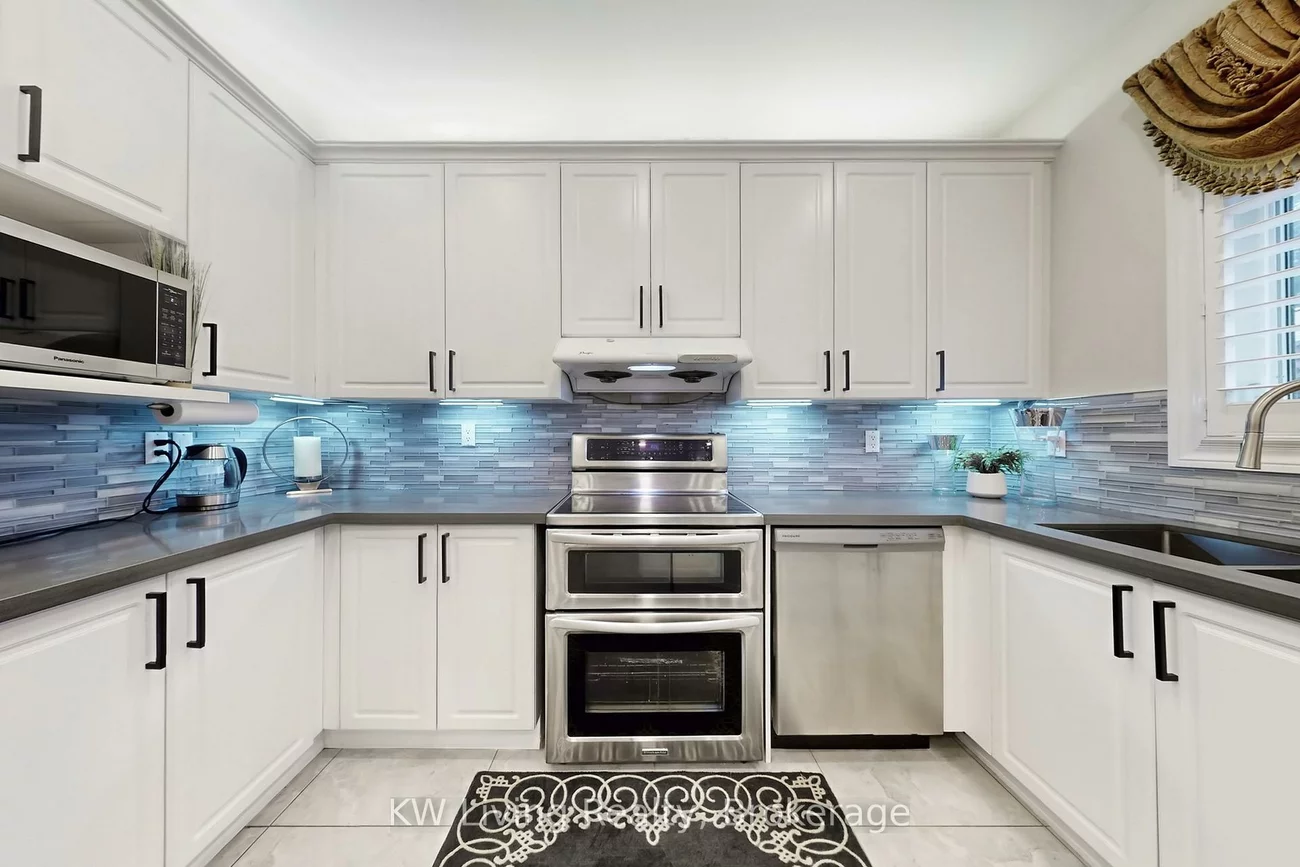 94, Silver Rose, Cachet, Markham