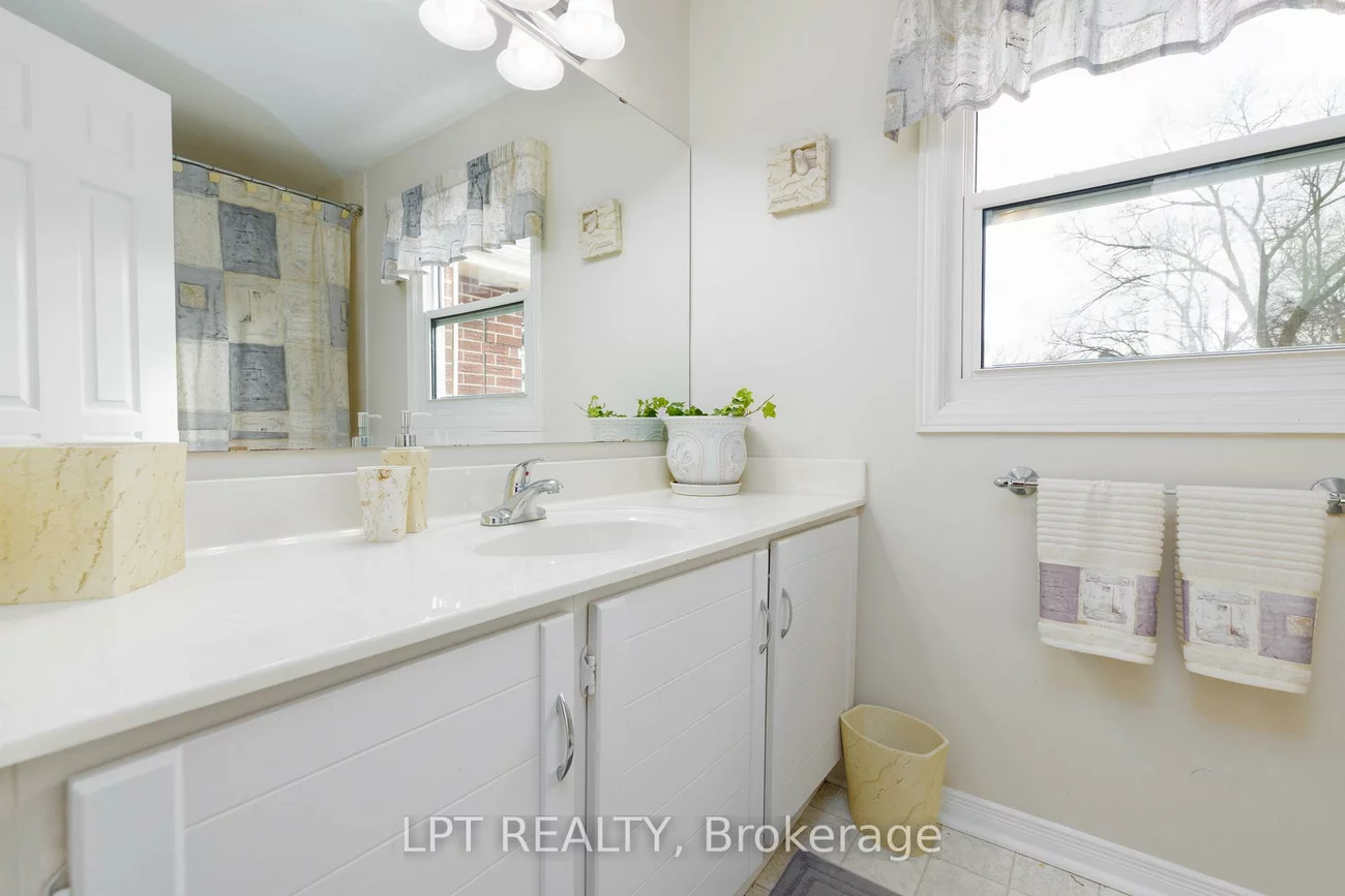 54, Meyer, Markham Village, Markham
