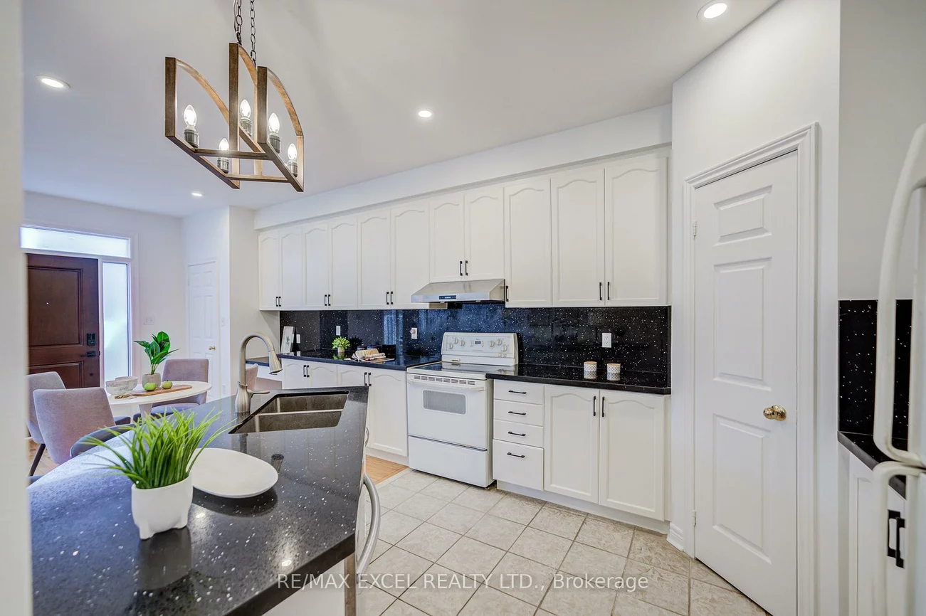 13, Sharon Lee, Berczy, Markham