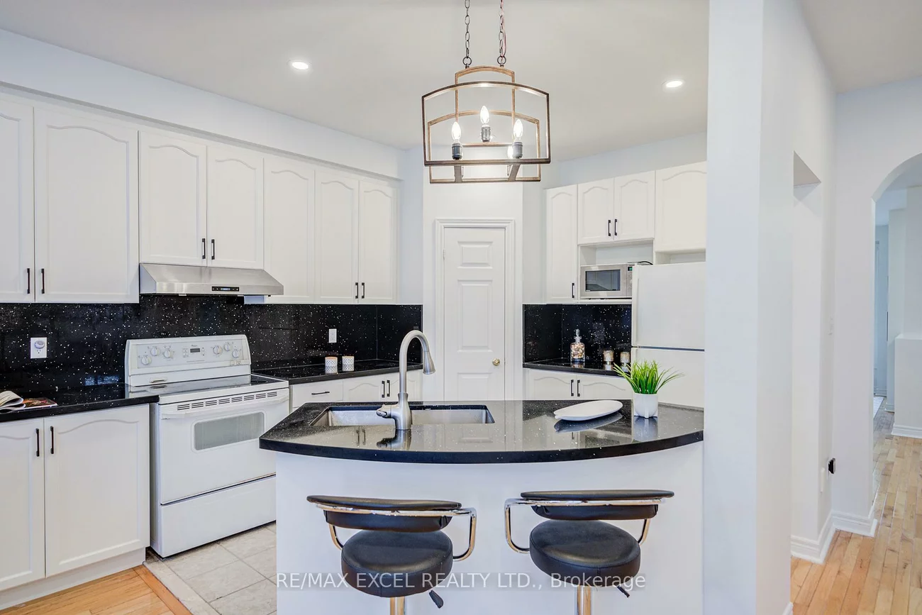 13, Sharon Lee, Berczy, Markham