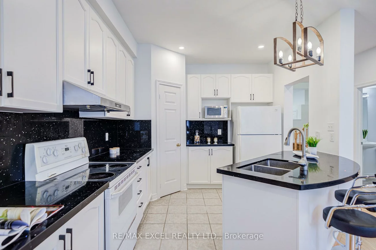 13, Sharon Lee, Berczy, Markham