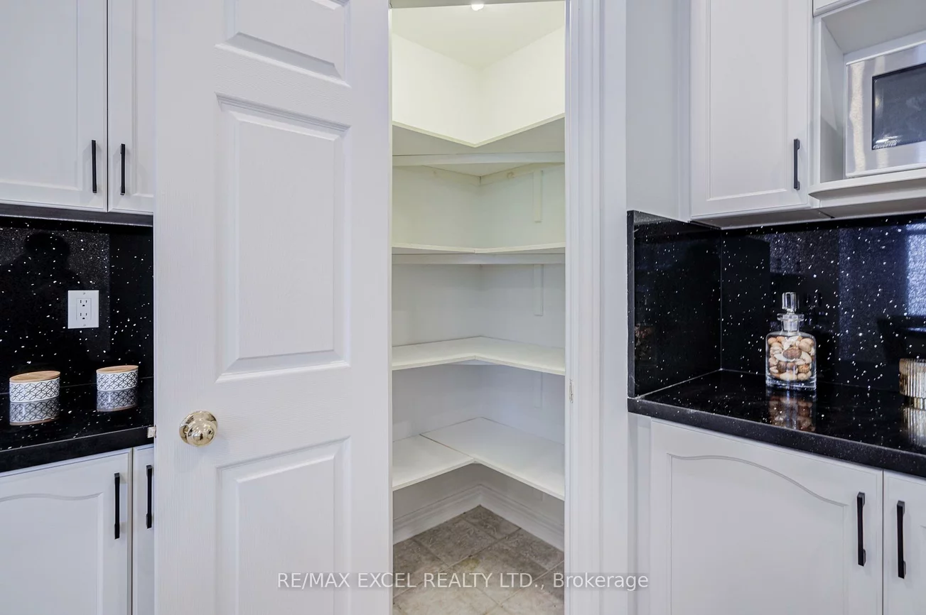 13, Sharon Lee, Berczy, Markham