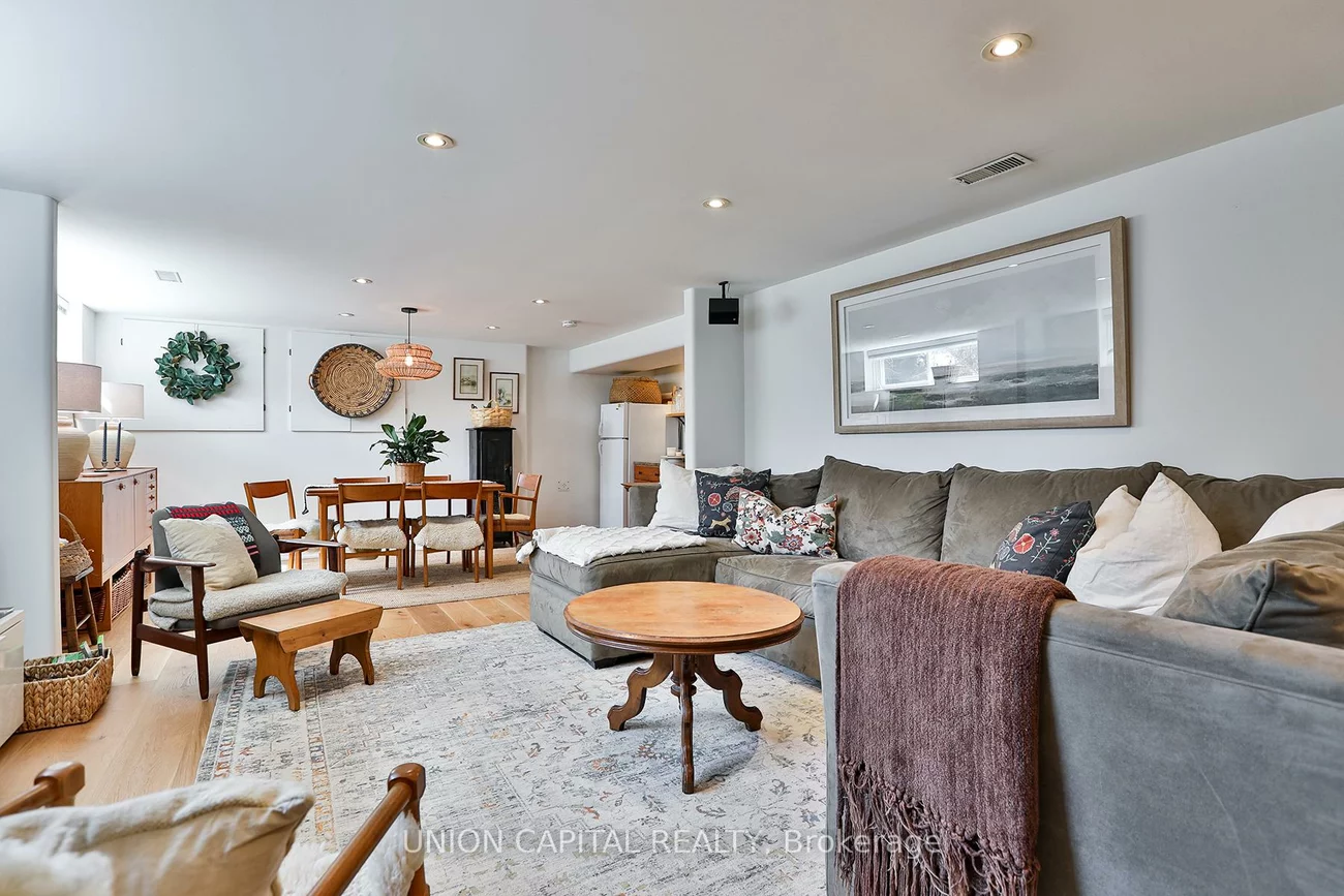 11, Sherwood Forest, Bullock, Markham