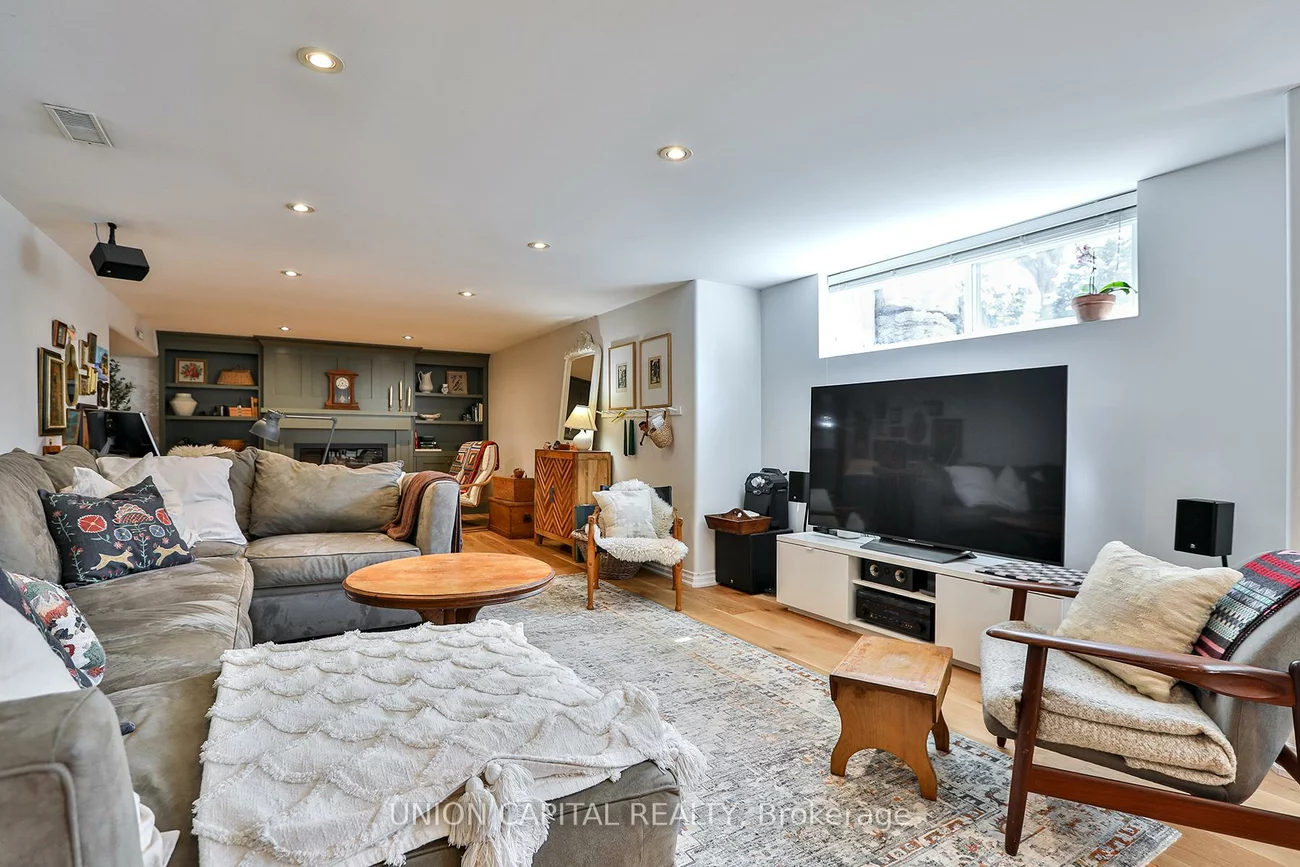 11, Sherwood Forest, Bullock, Markham