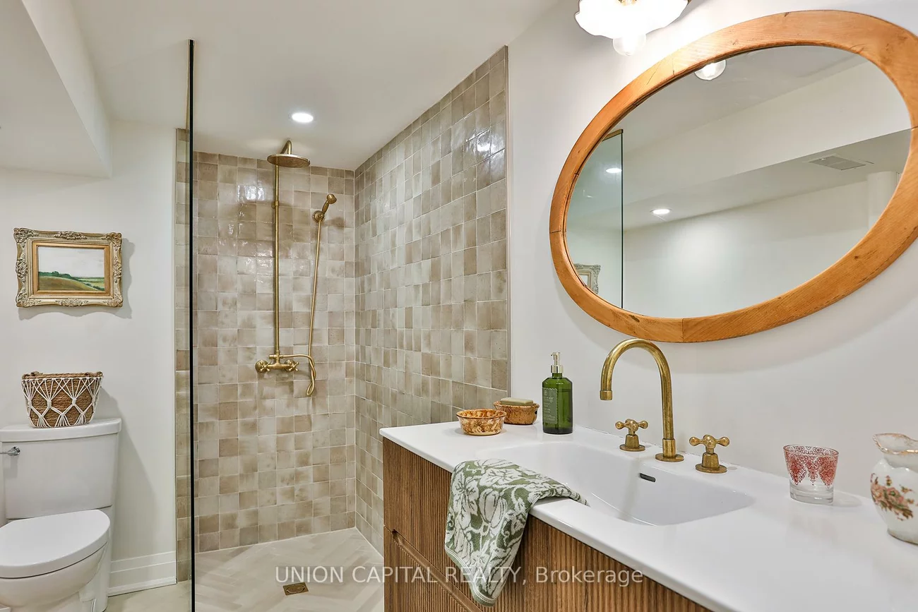 11, Sherwood Forest, Bullock, Markham