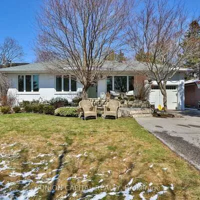 11, Sherwood Forest, Bullock, Markham