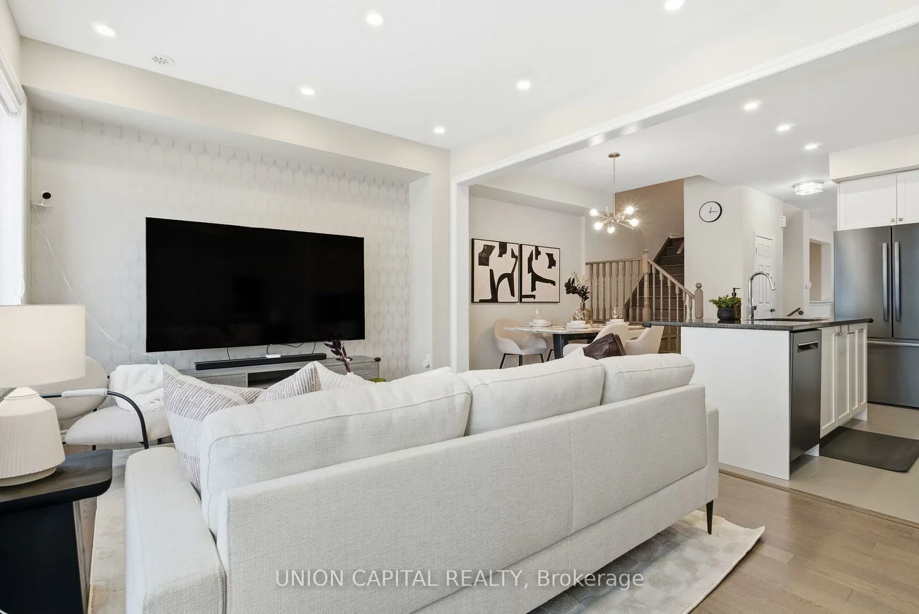 9, Isabella Peach, Victoria Square, Markham