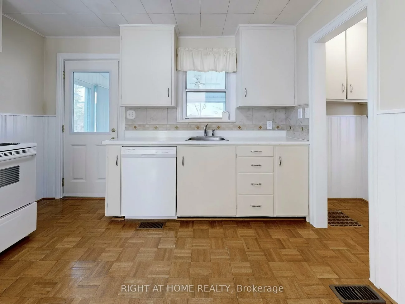 12, Rouge, Vinegar Hill, Markham