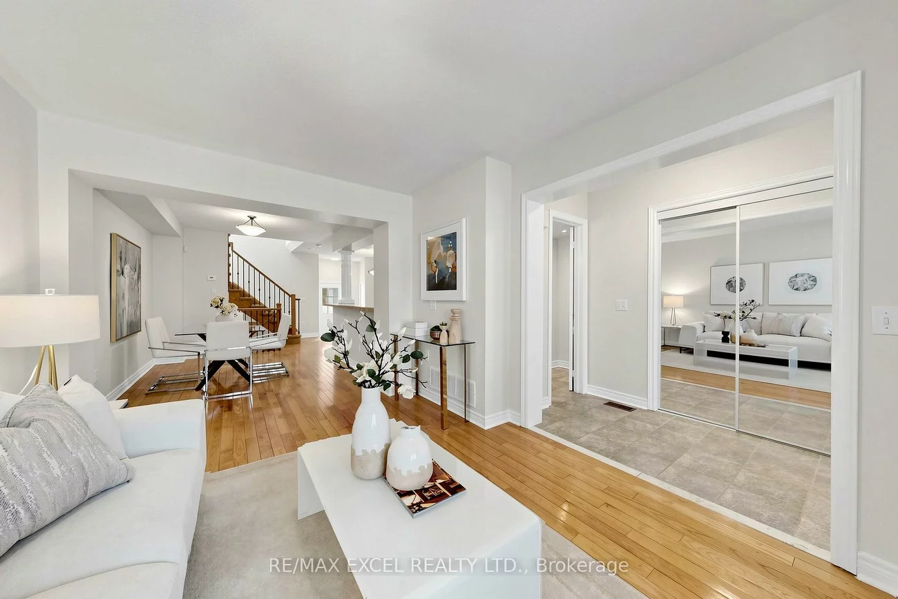 523, Bur Oak, Berczy, Markham