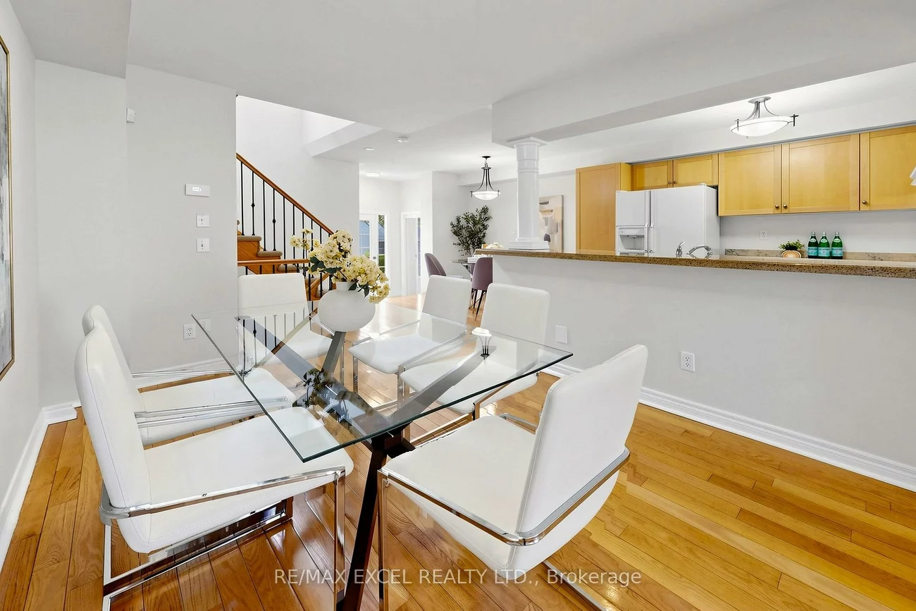 523, Bur Oak, Berczy, Markham