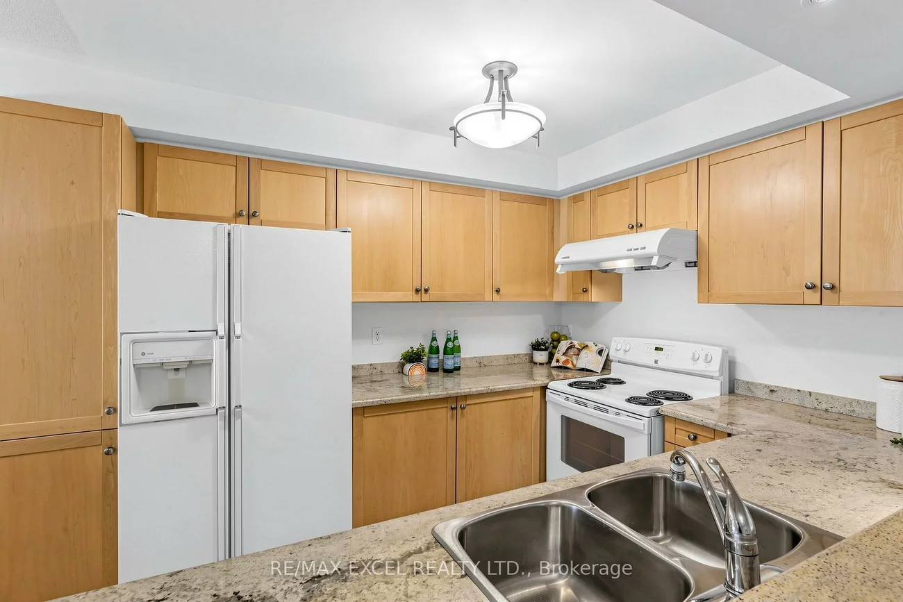 523, Bur Oak, Berczy, Markham