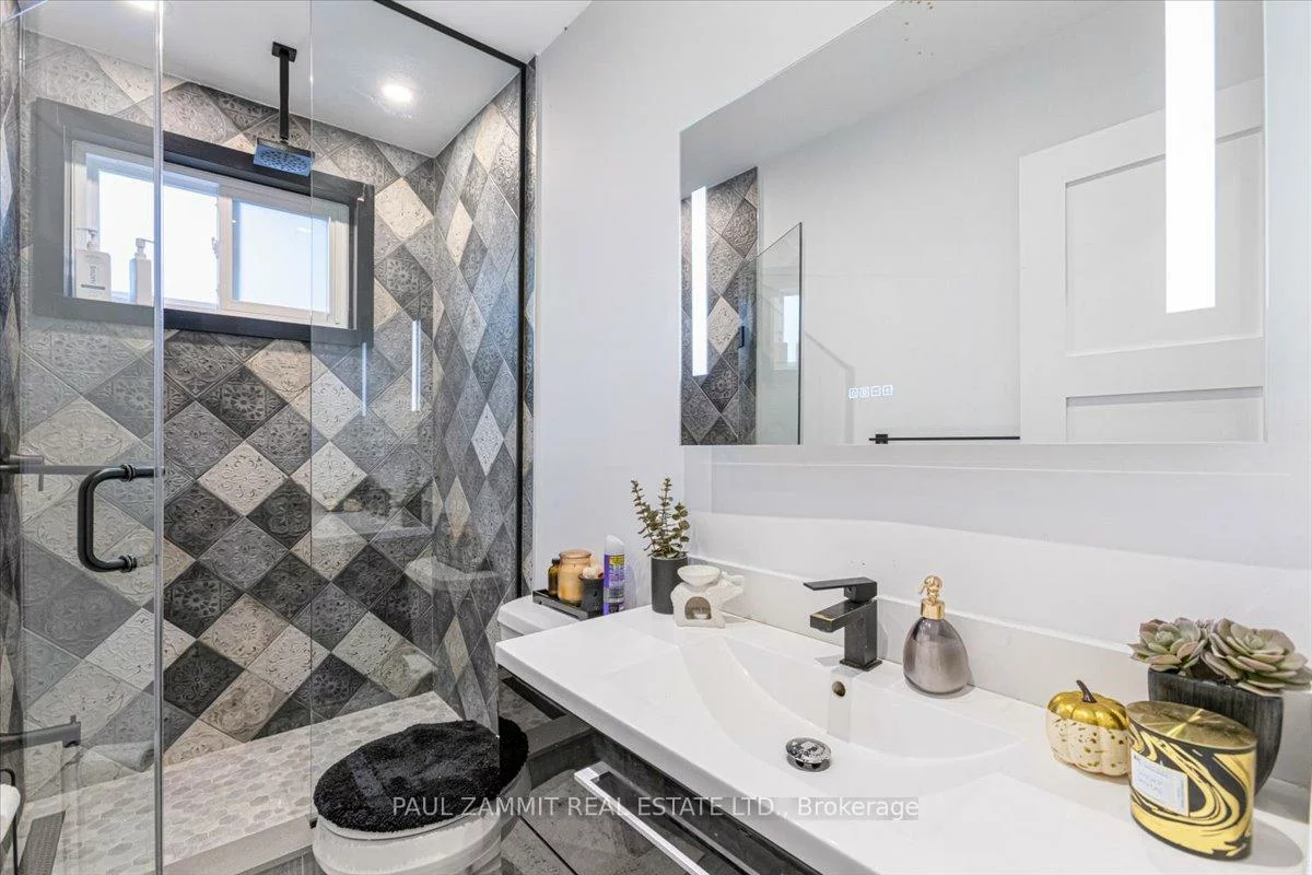 1, Banquo, Royal Orchard, Markham