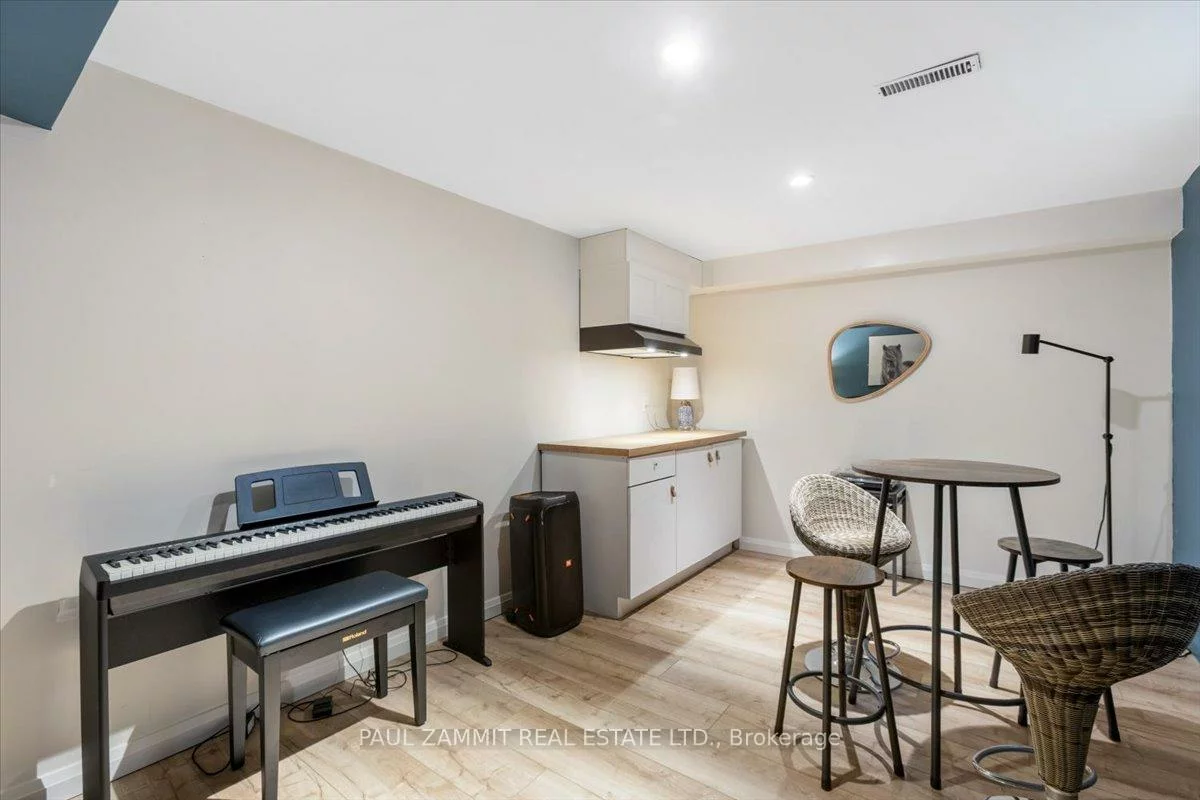 1, Banquo, Royal Orchard, Markham