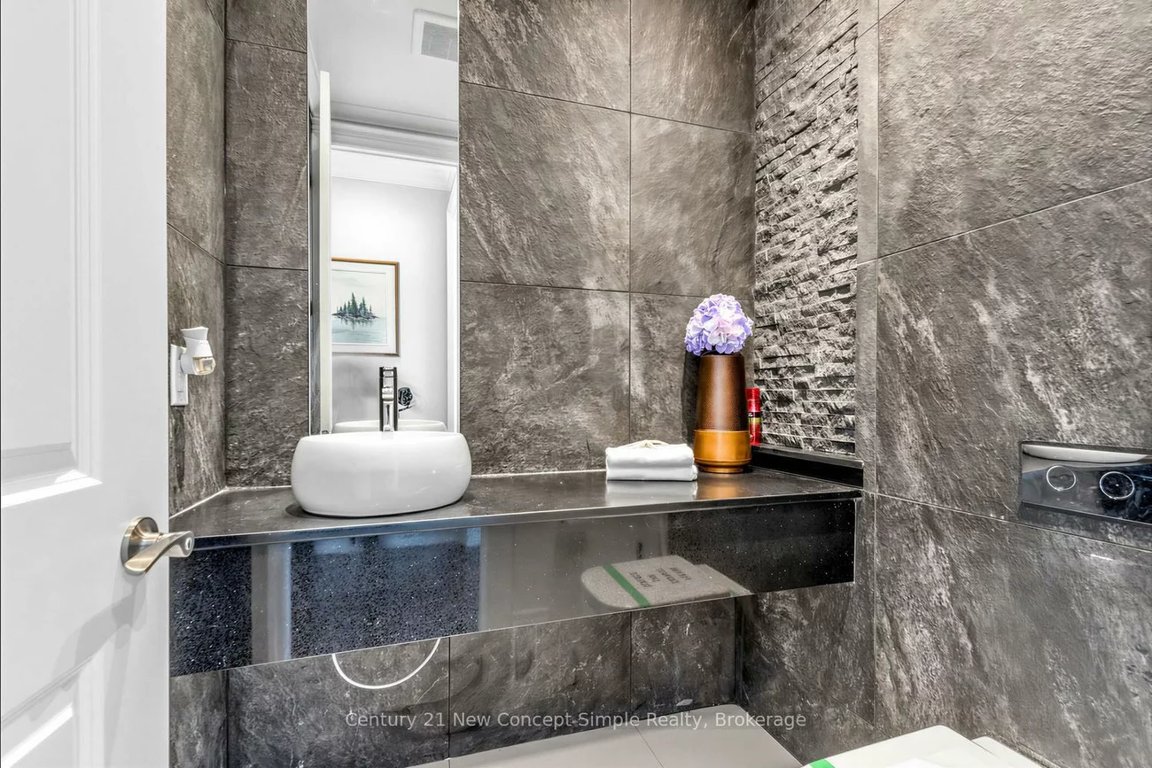 24, Rouge, Vinegar Hill, Markham