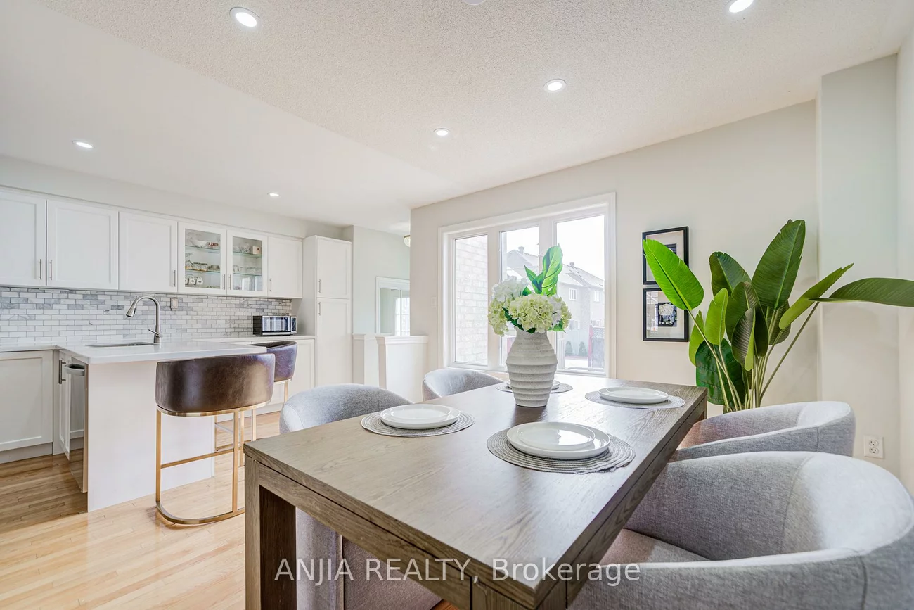 2033, Bur Oak, Greensborough, Markham