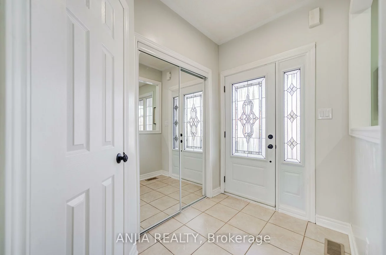 2033, Bur Oak, Greensborough, Markham