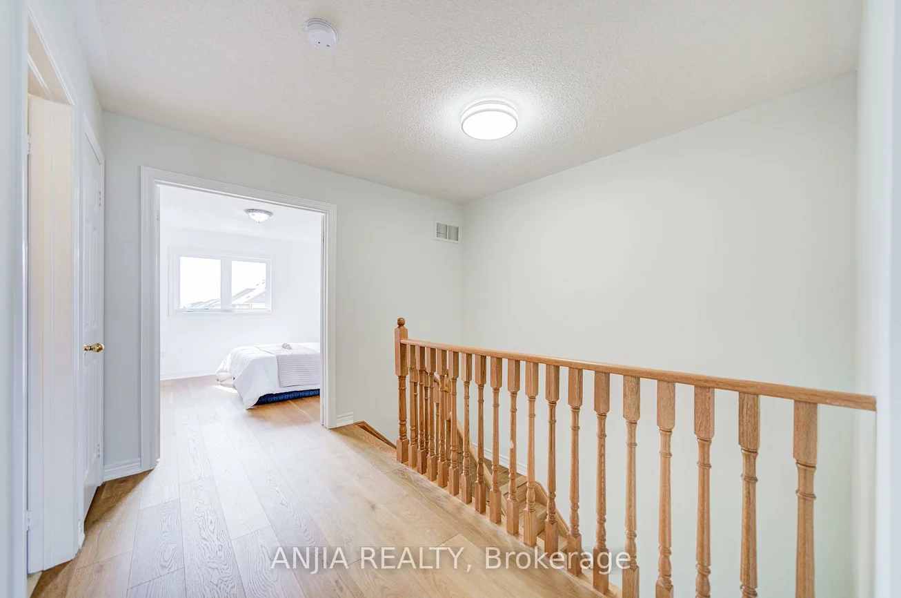 2033, Bur Oak, Greensborough, Markham