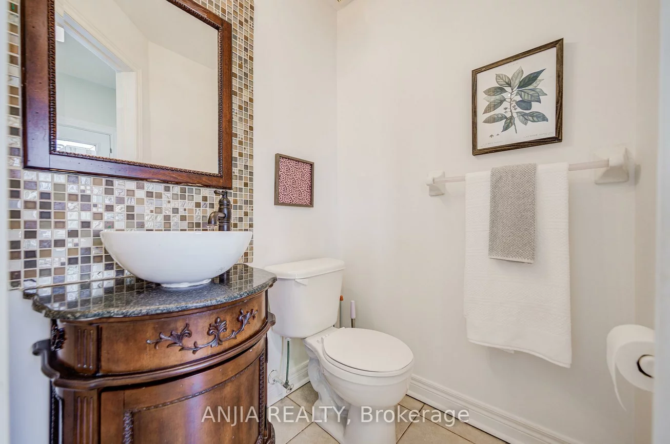 2033, Bur Oak, Greensborough, Markham