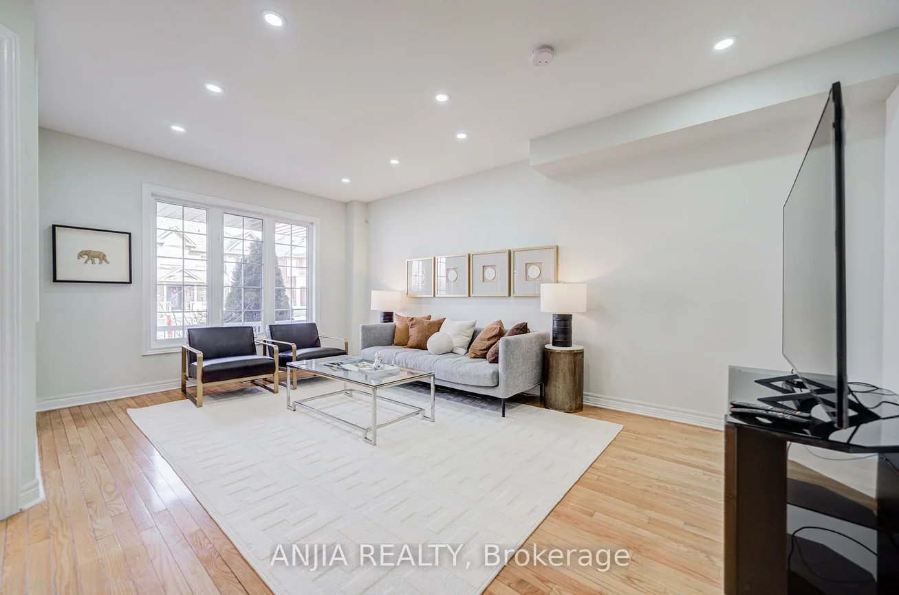 2033, Bur Oak, Greensborough, Markham