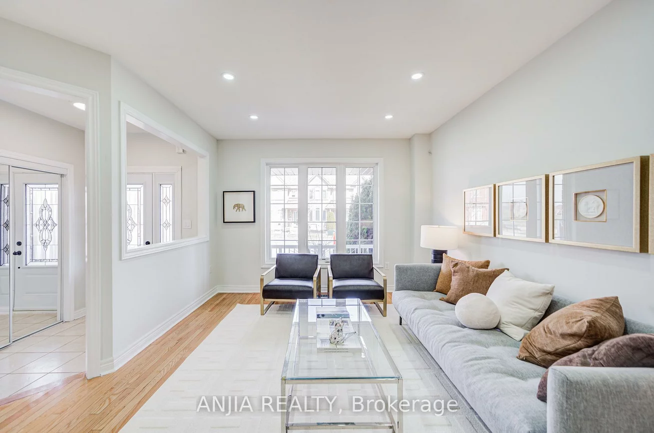 2033, Bur Oak, Greensborough, Markham