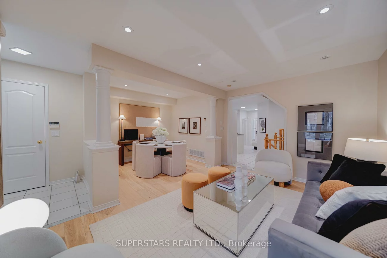 329, Bur Oak, Berczy, Markham