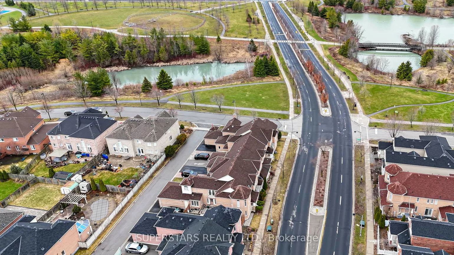 329, Bur Oak, Berczy, Markham