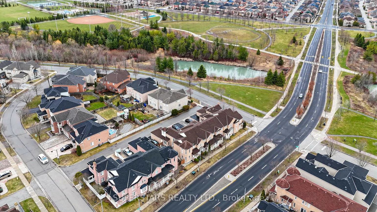 329, Bur Oak, Berczy, Markham