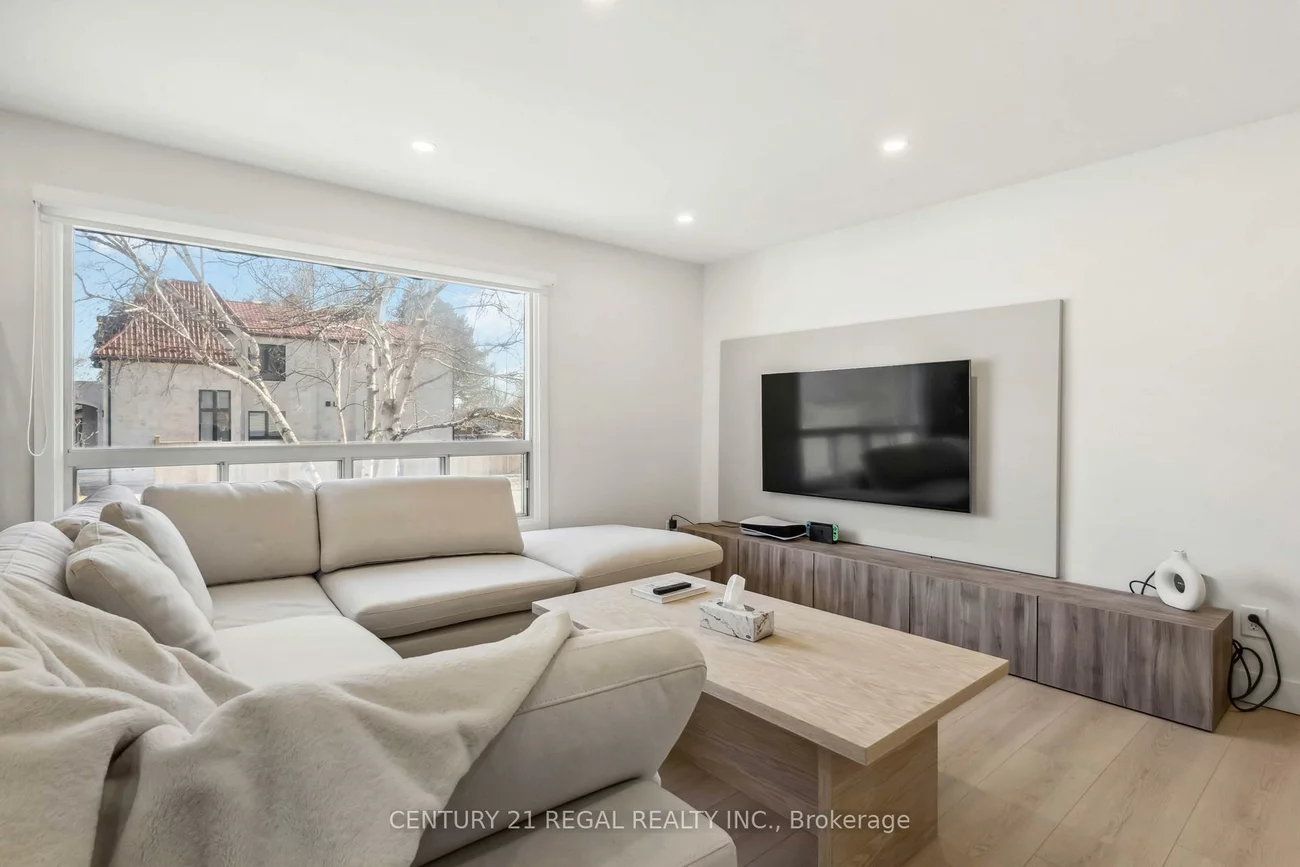 26, Sir Bedevere, Markham Village, Markham