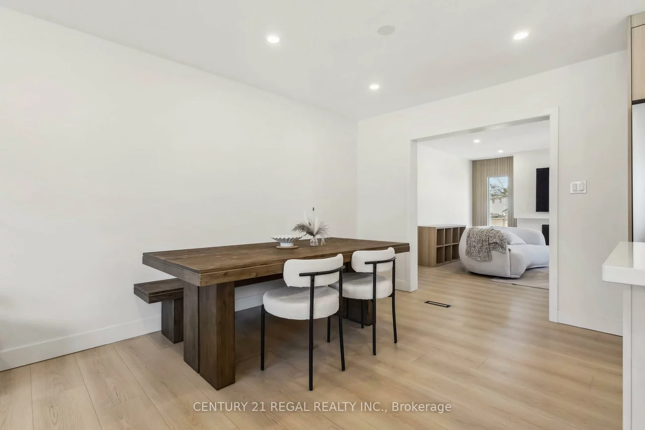 26, Sir Bedevere, Markham Village, Markham