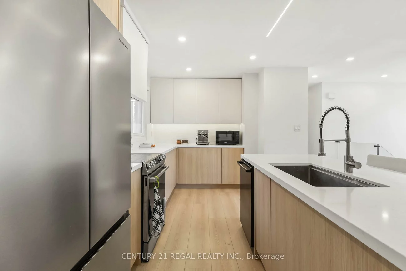 26, Sir Bedevere, Markham Village, Markham