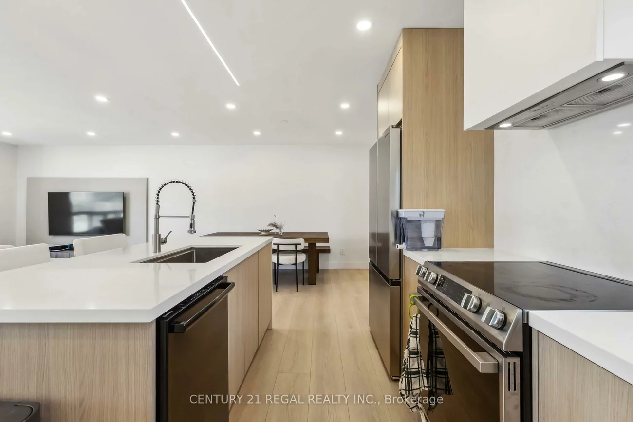 26, Sir Bedevere, Markham Village, Markham