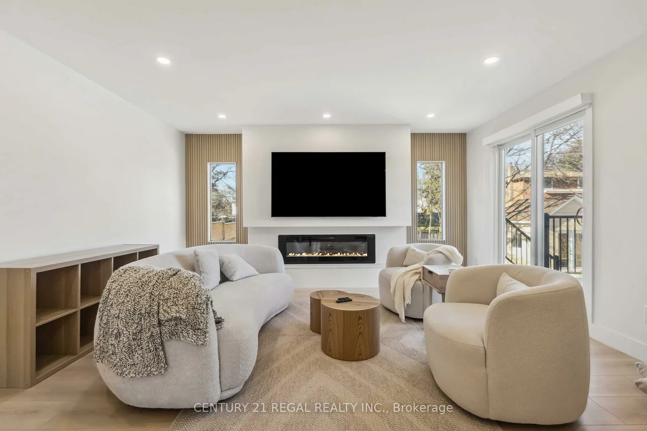 26, Sir Bedevere, Markham Village, Markham