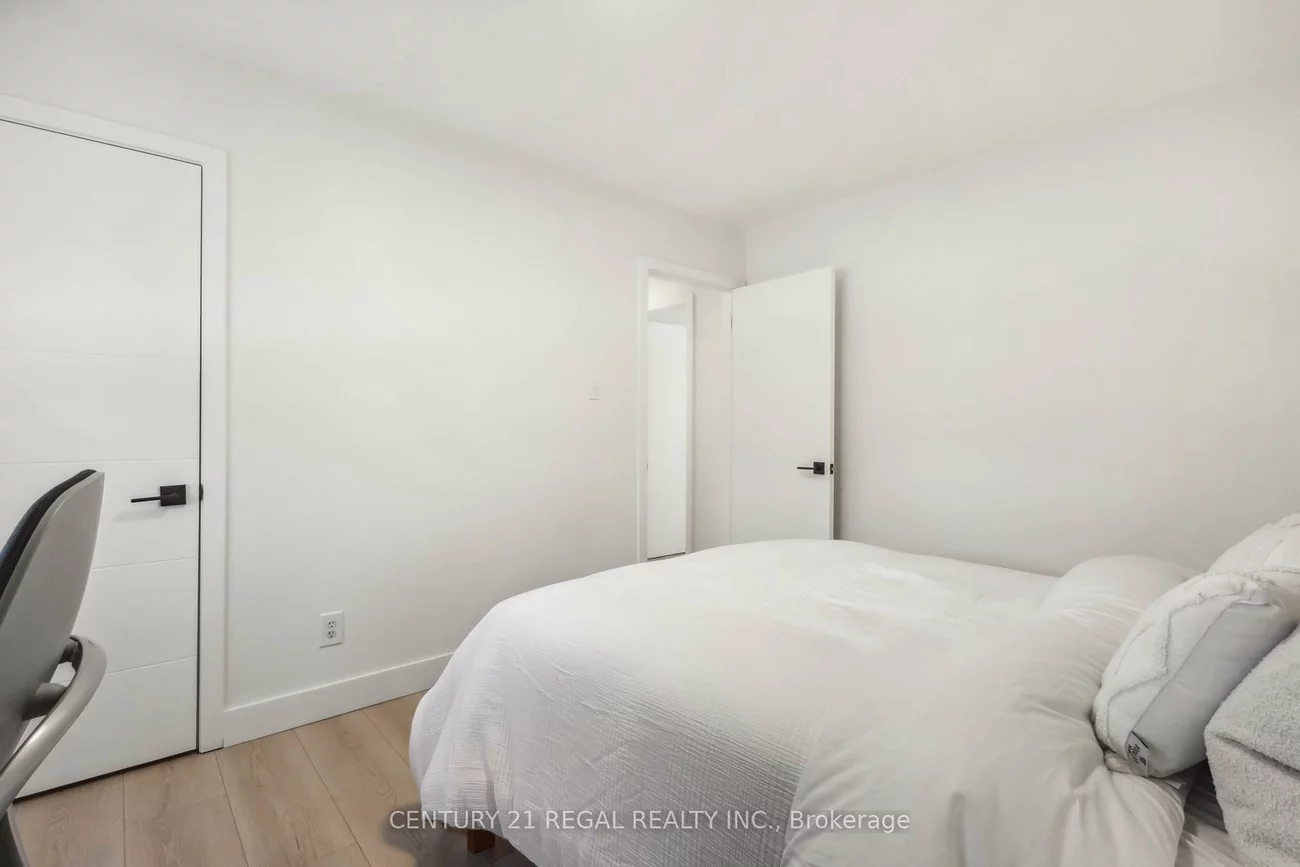 26, Sir Bedevere, Markham Village, Markham
