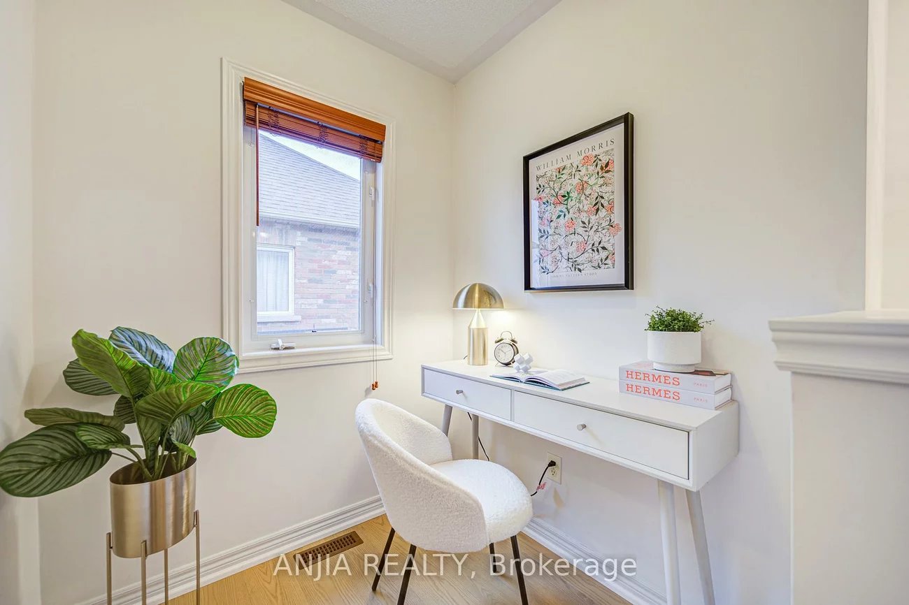 6, Linsmary, Greensborough, Markham