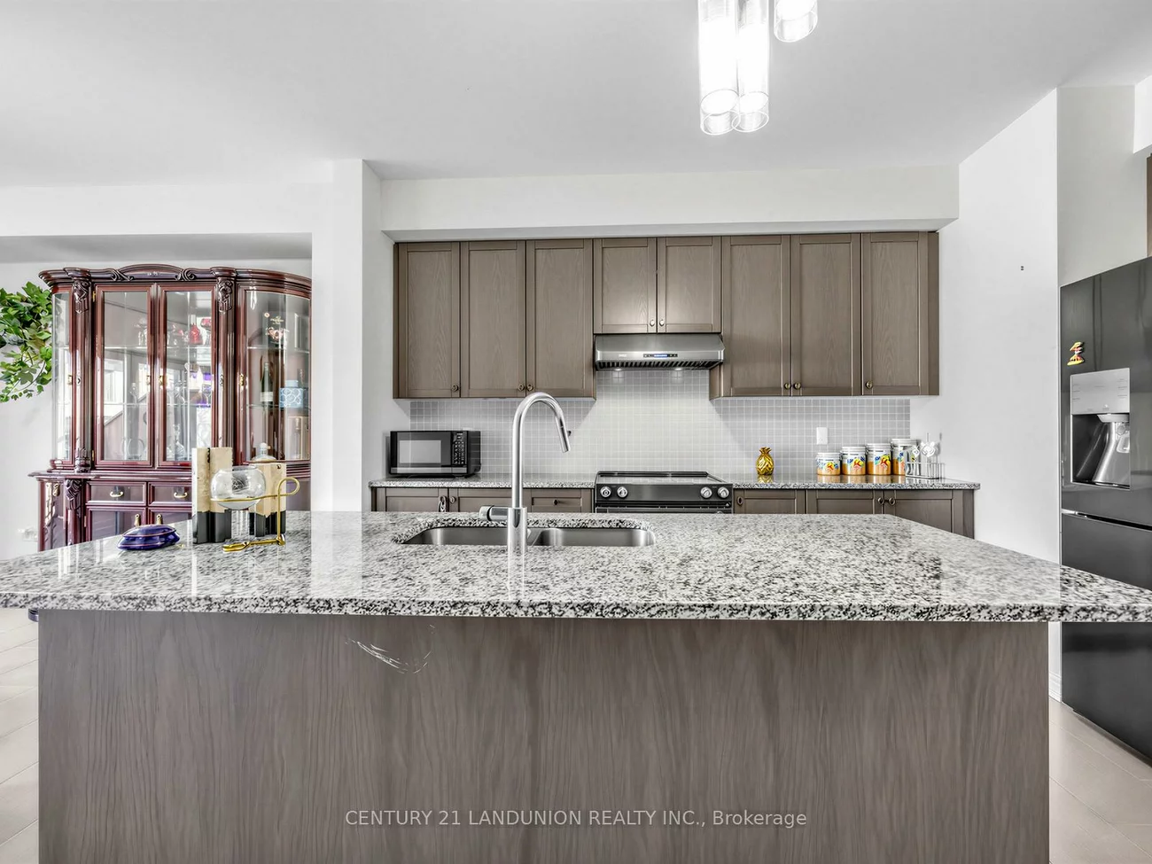 10941, Victoria Square, Victoria Square, Markham