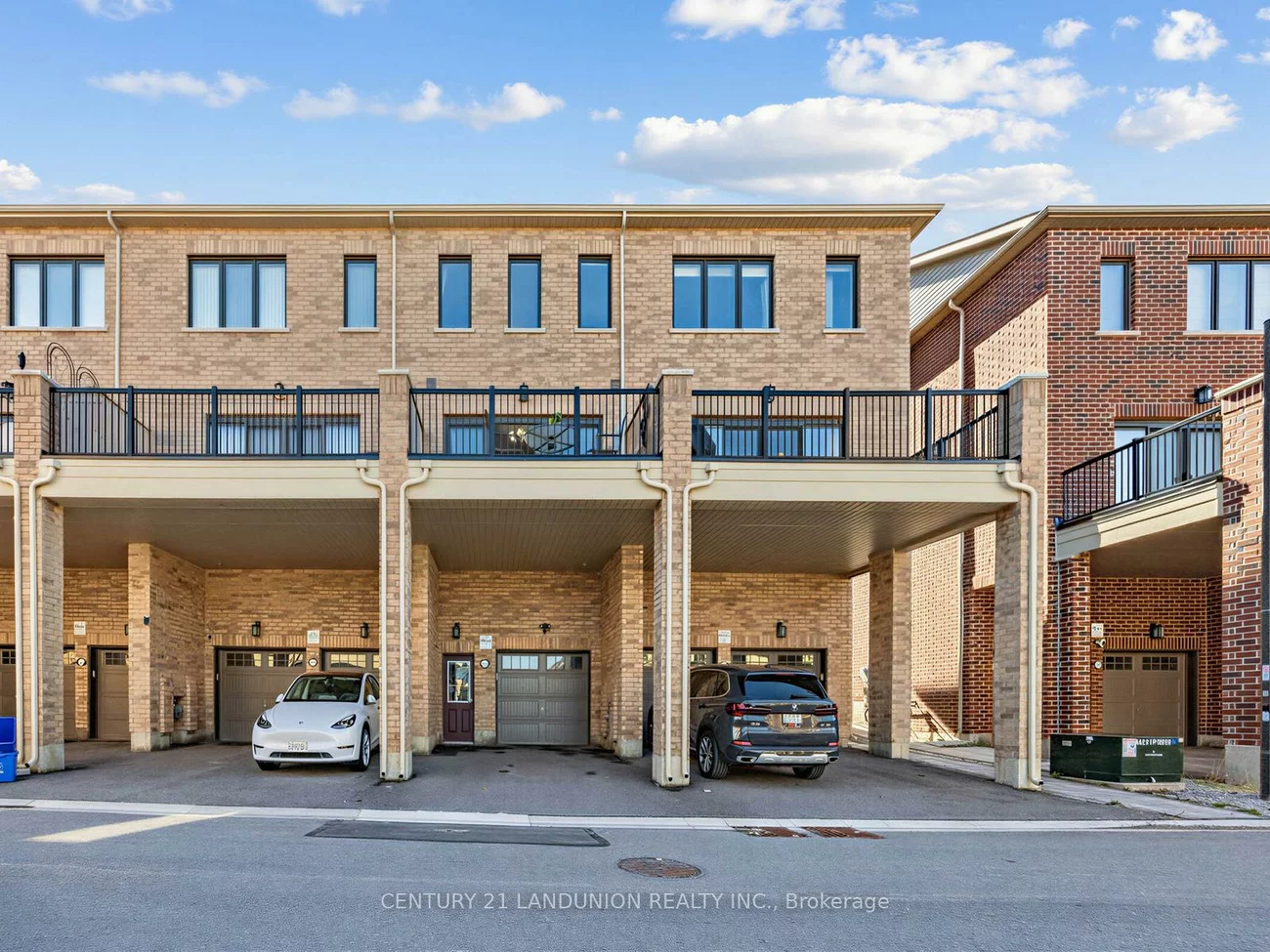 10941, Victoria Square, Victoria Square, Markham