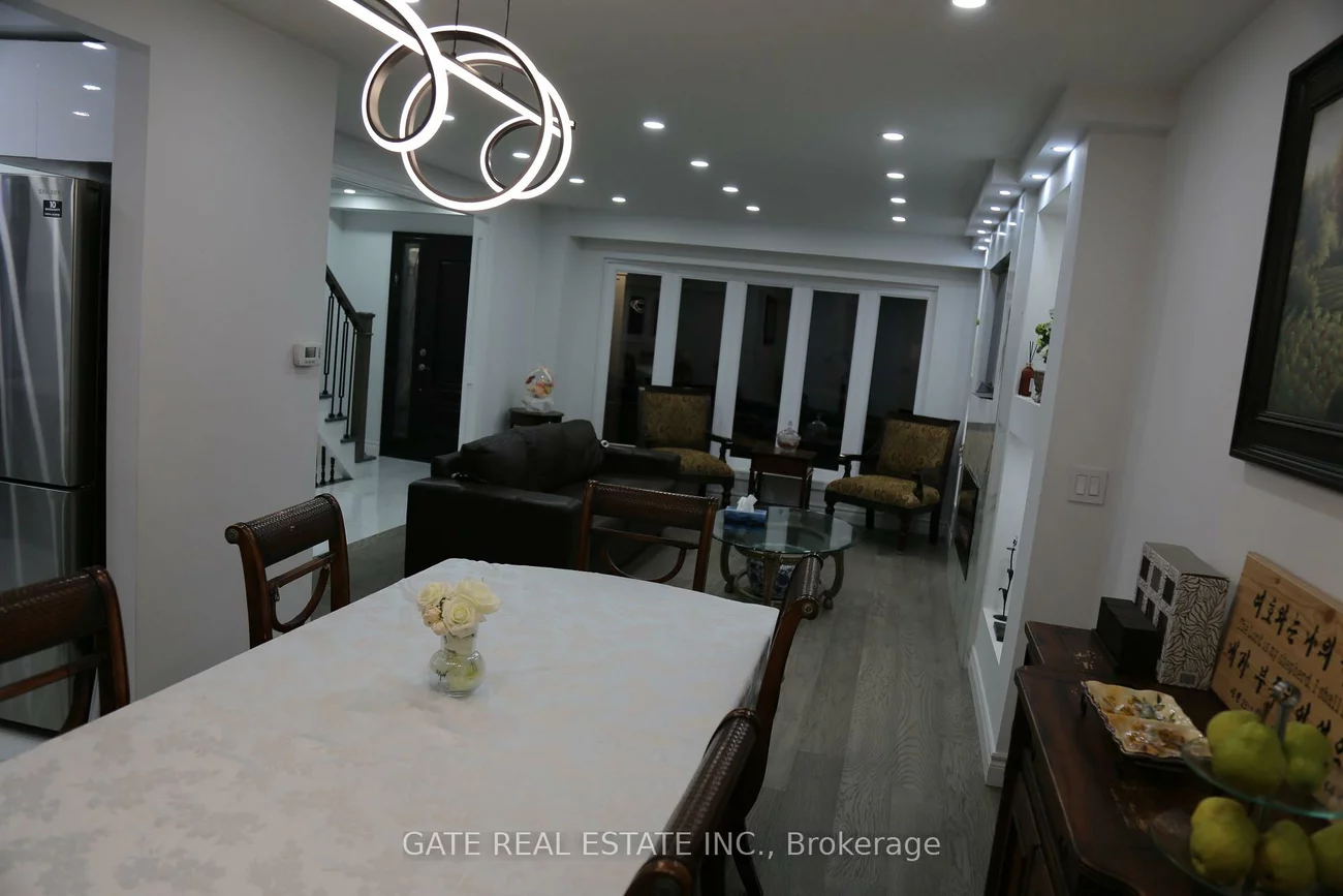 10, Thorny Brae, Royal Orchard, Markham