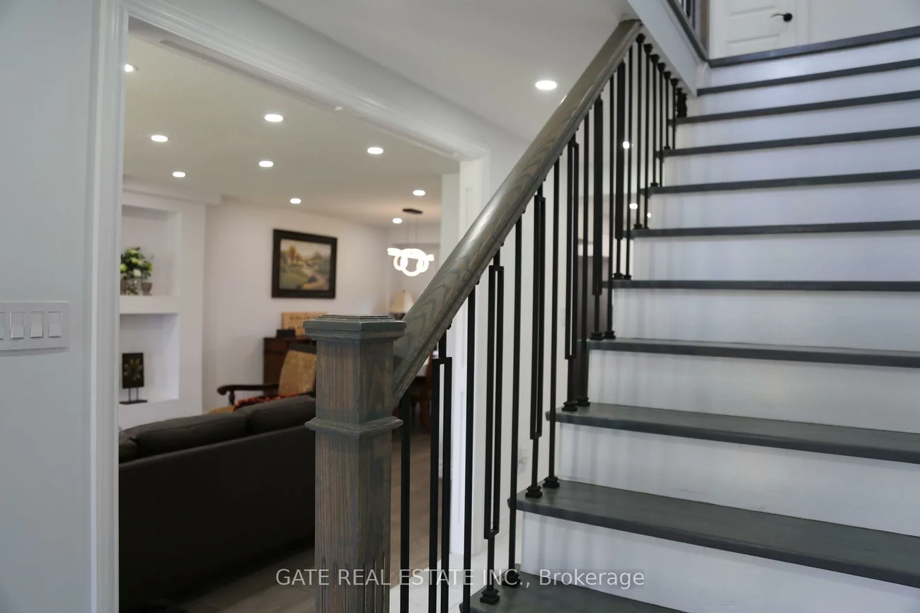 10, Thorny Brae, Royal Orchard, Markham