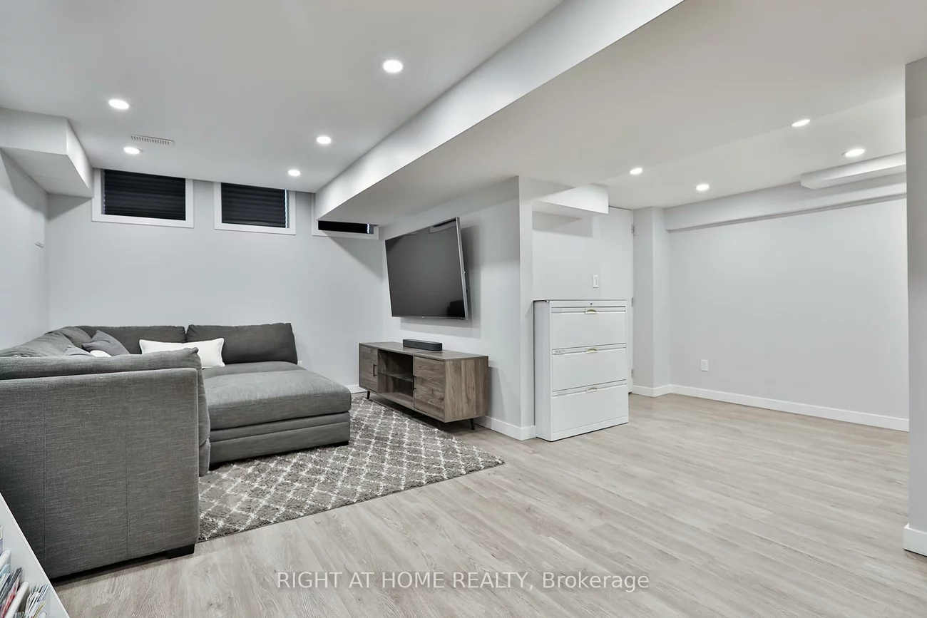 10681, Woodbine, Cathedraltown, Markham