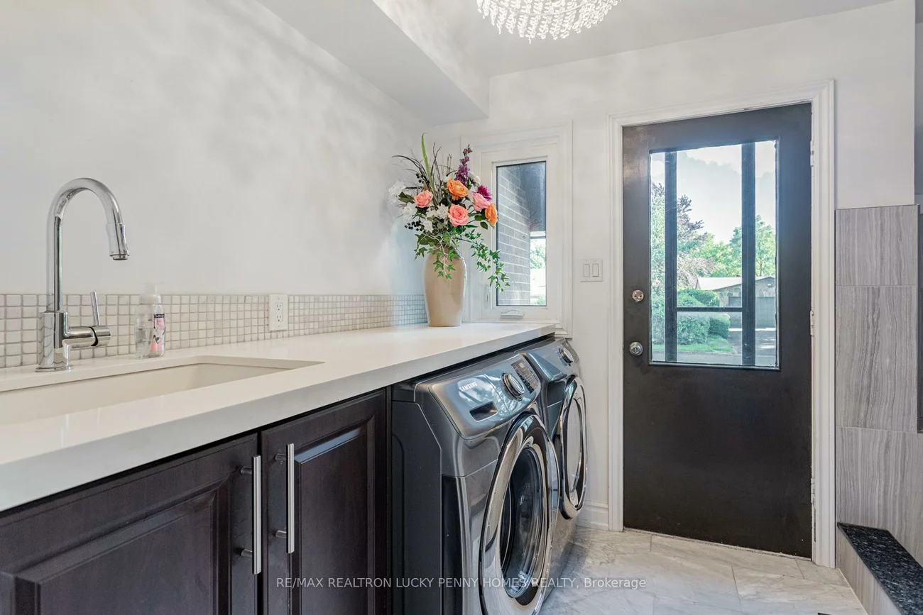 6, Village Squire, Royal Orchard, Markham