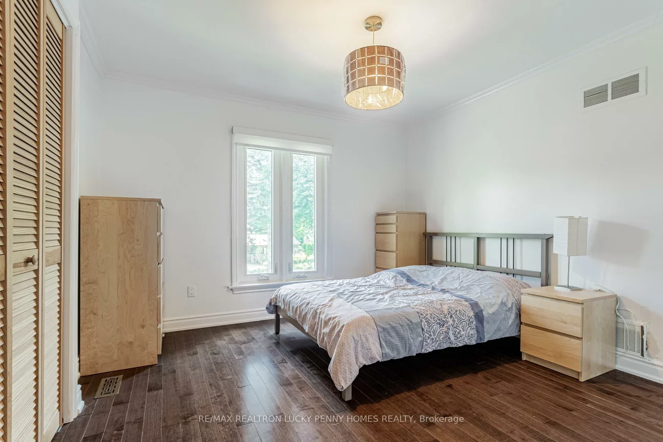 6, Village Squire, Royal Orchard, Markham