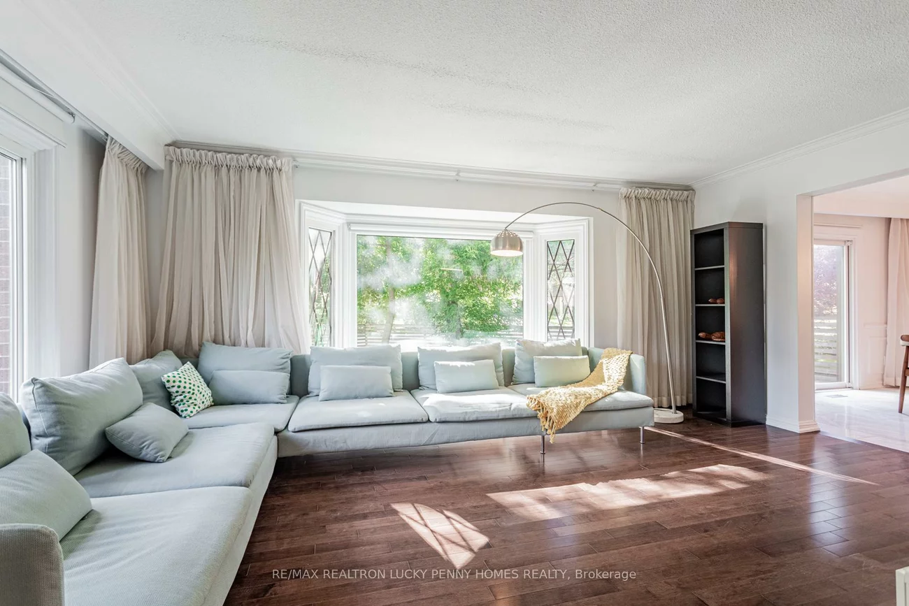 6, Village Squire, Royal Orchard, Markham