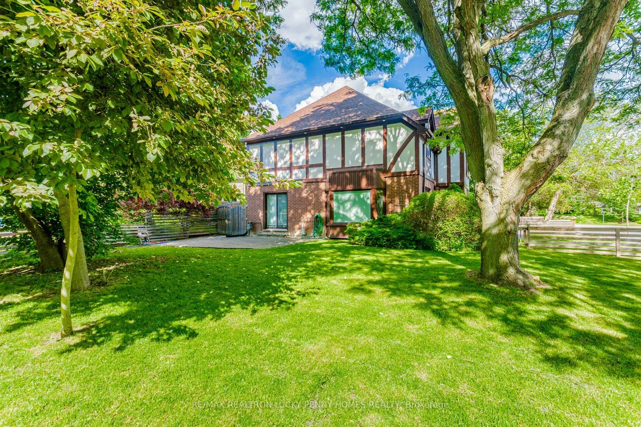 6, Village Squire, Royal Orchard, Markham