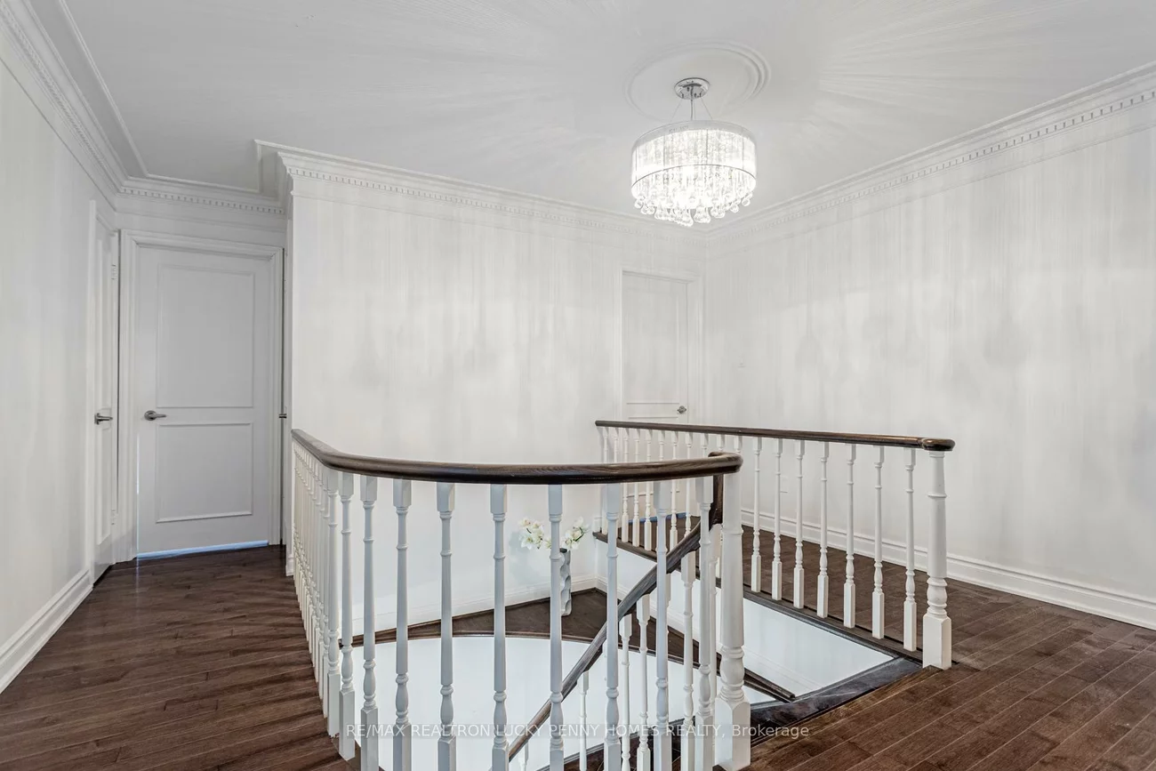 6, Village Squire, Royal Orchard, Markham