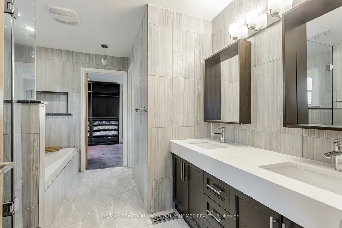 6, Village Squire, Royal Orchard, Markham