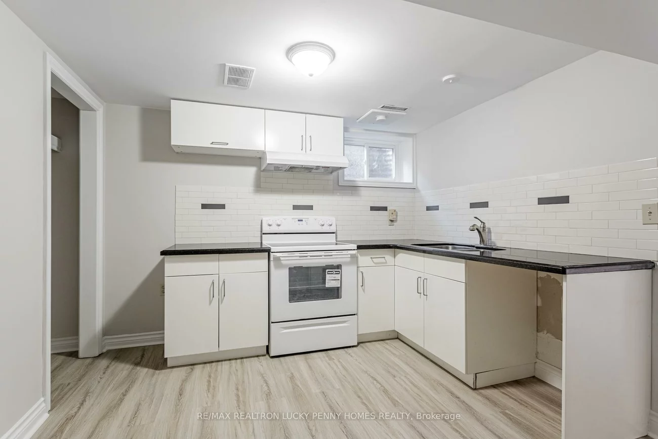 6, Village Squire, Royal Orchard, Markham