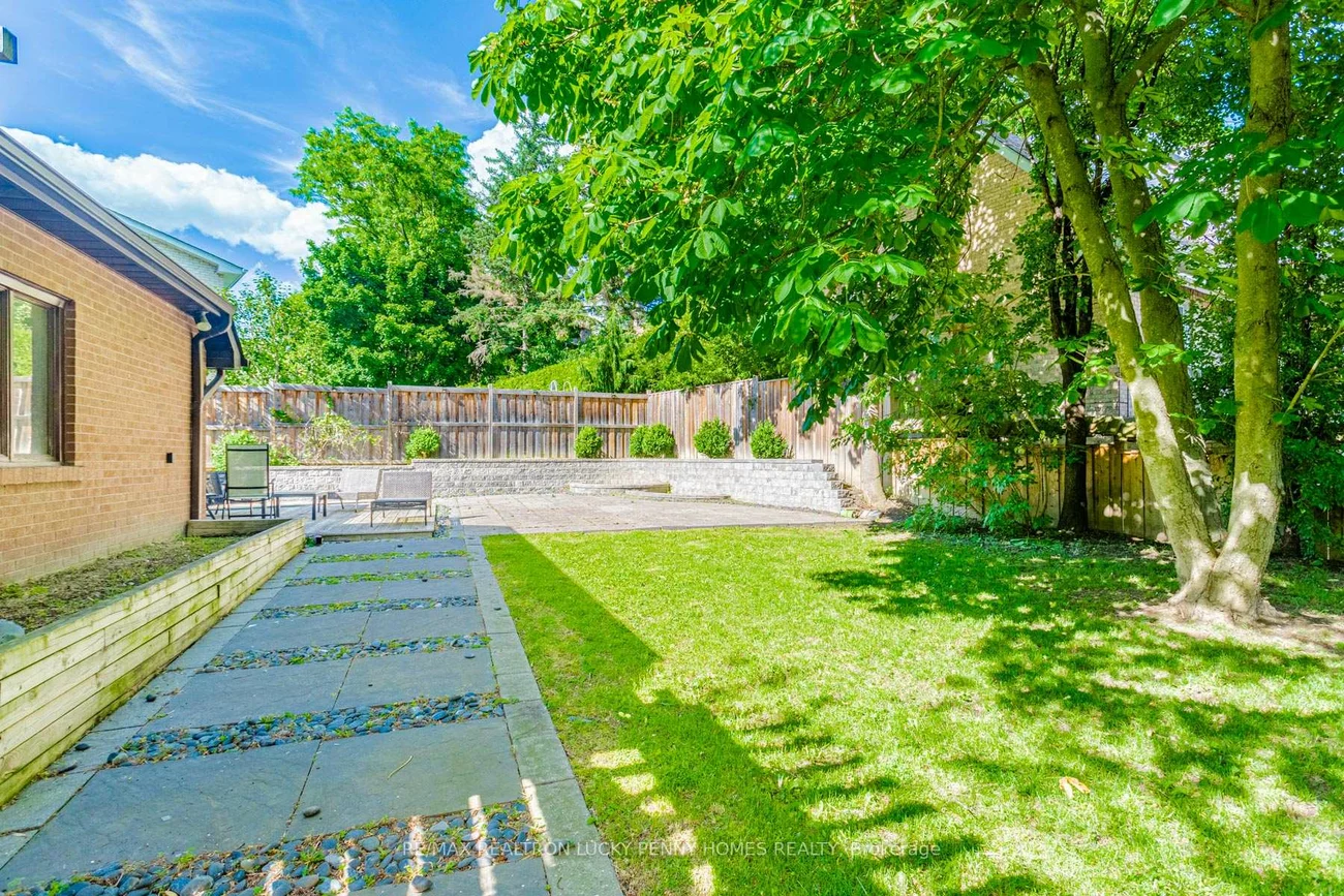 6, Village Squire, Royal Orchard, Markham