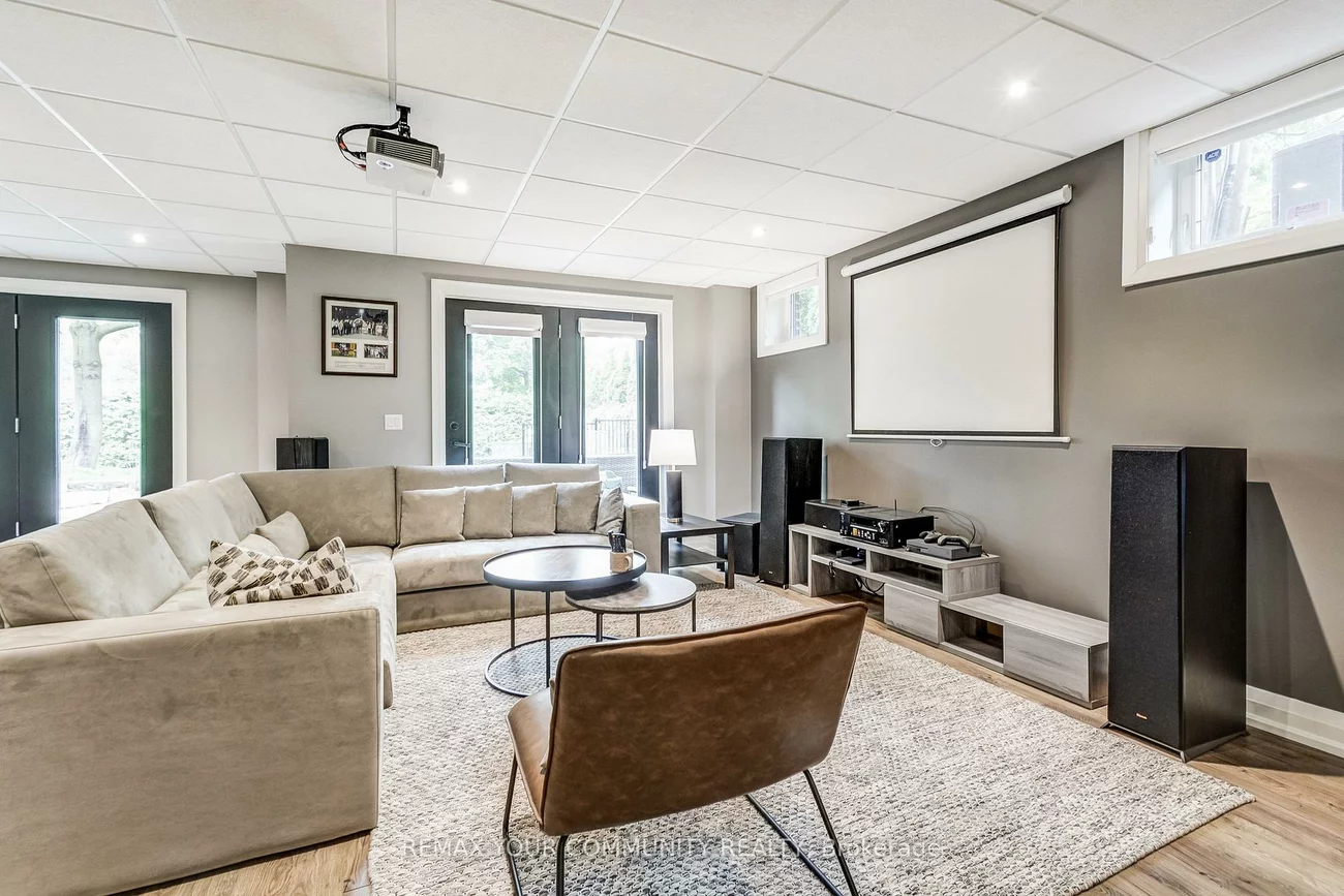 3, Strathroy, Old Markham Village, Markham