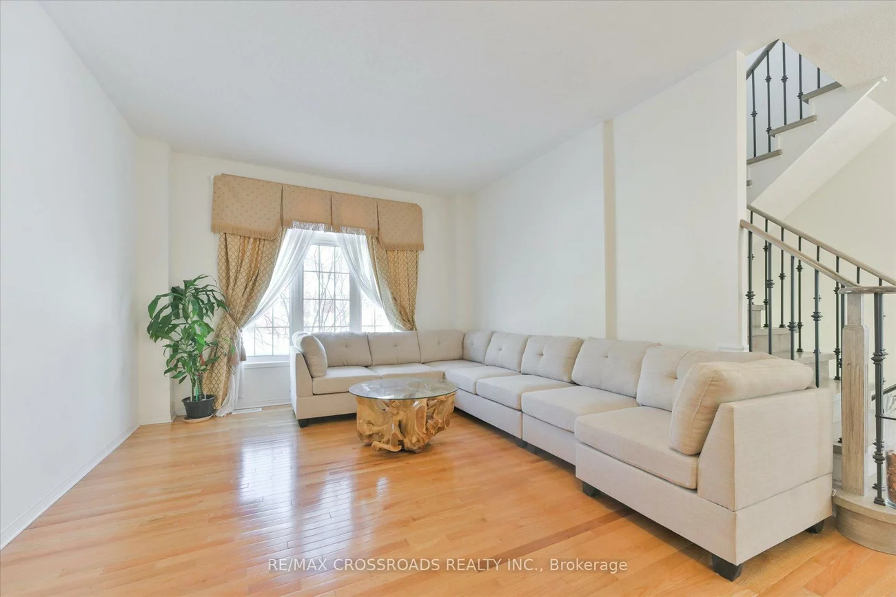 76, Shady Oaks, Cornell, Markham