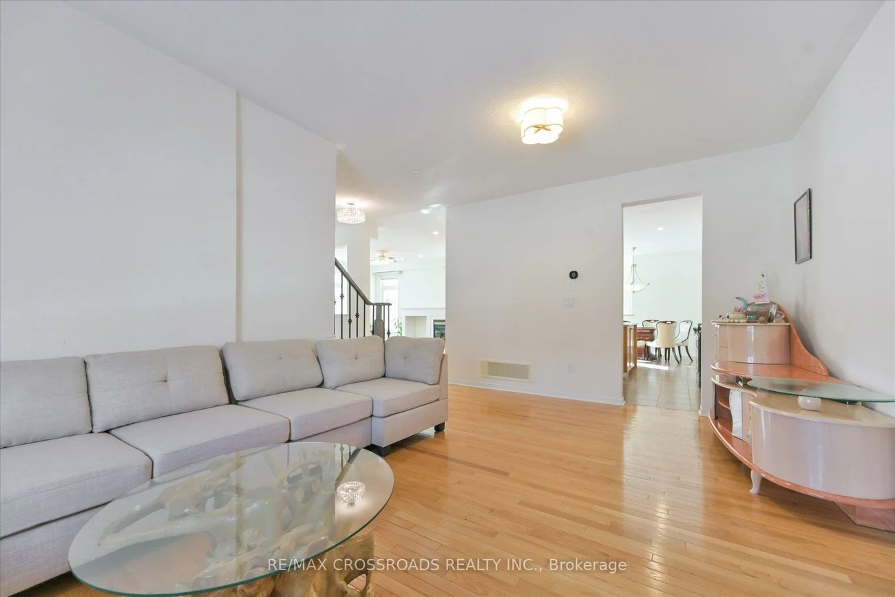 76, Shady Oaks, Cornell, Markham